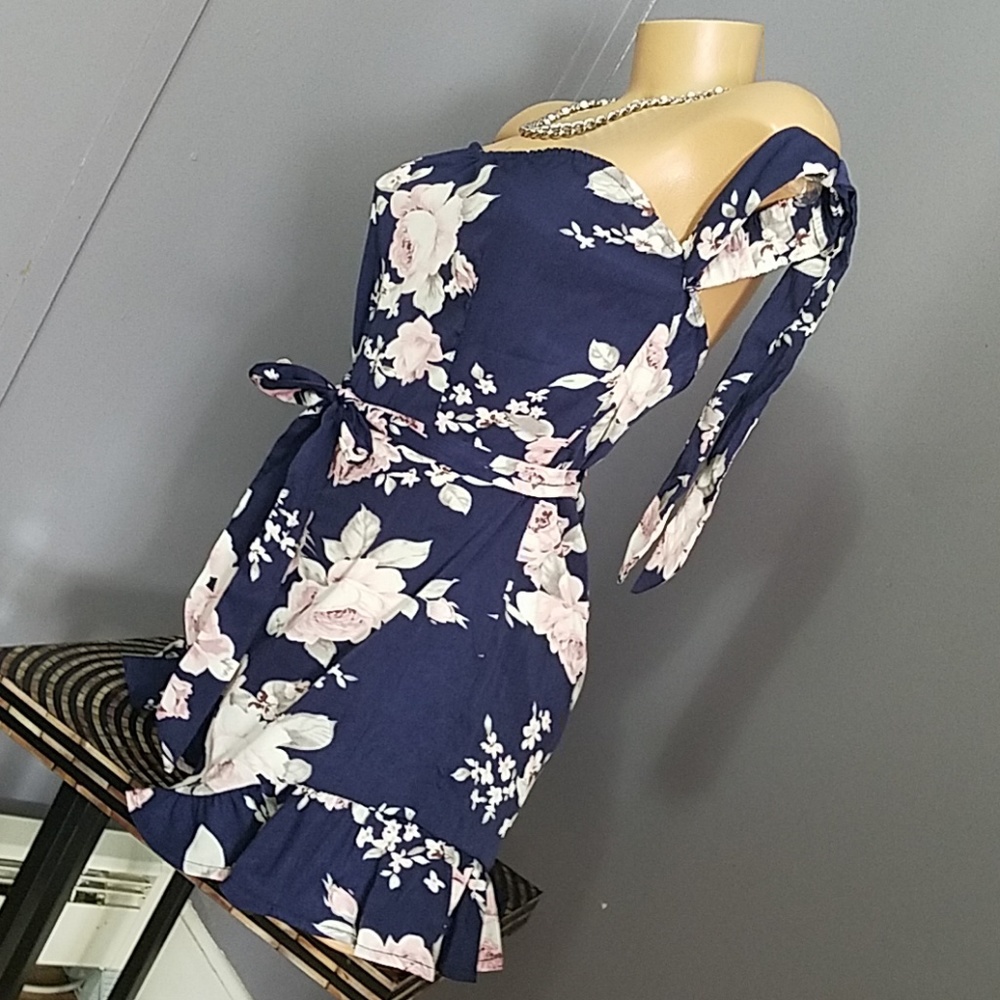 IMPORTED Floral Play Suit Romper - Picture 4 of 8